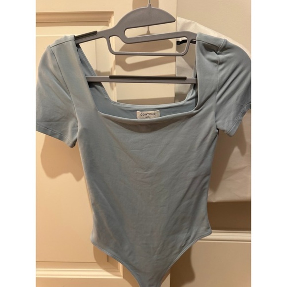 Aritzia Babaton Original Contour Manner Short Sleeve Squareneck Bodysuit - Picture 2 of 4